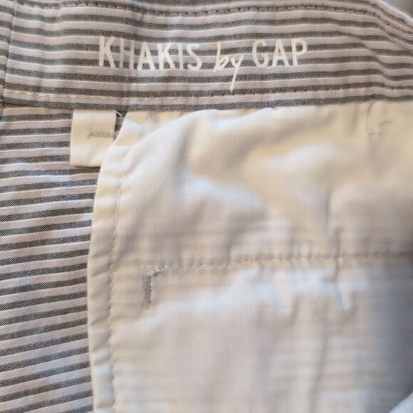 Khakis by Gap Summer Shorts Ladies 4 R - Picture 4 of 9